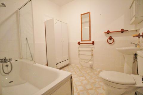 undefined, Queens Avenue, Muswell Hill N10