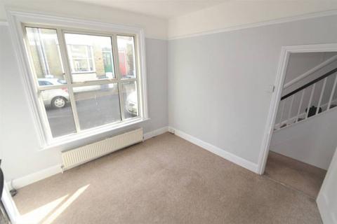 2 bedroom terraced house to rent, Brightland Road, Eastbourne BN20