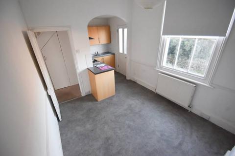 2 bedroom terraced house to rent, Brightland Road, Eastbourne BN20