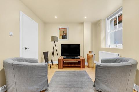 3 bedroom apartment to rent, Clerkenwell Road, EC1M