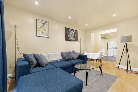 3 bedroom apartment to rent, Clerkenwell Road, EC1M