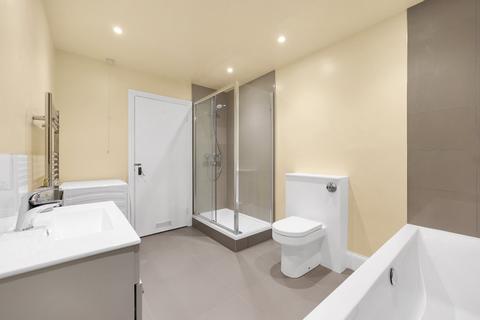 3 bedroom apartment to rent, Clerkenwell Road, EC1M
