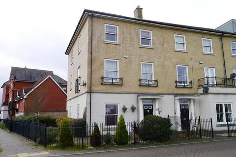4 bedroom townhouse to rent, Bonny Crescent, Suffolk IP3