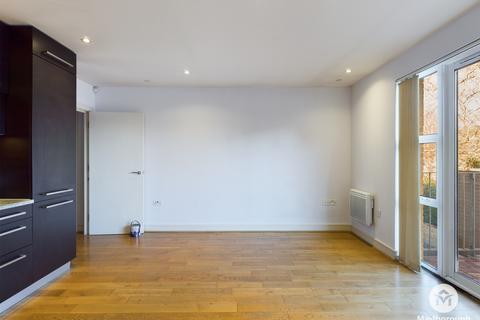 2 bedroom flat to rent - Kiran Court, Wanstead