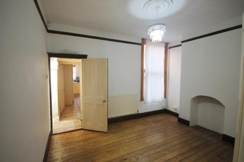 2 bedroom terraced house to rent, Barclay Street, West End, Leicester LE3