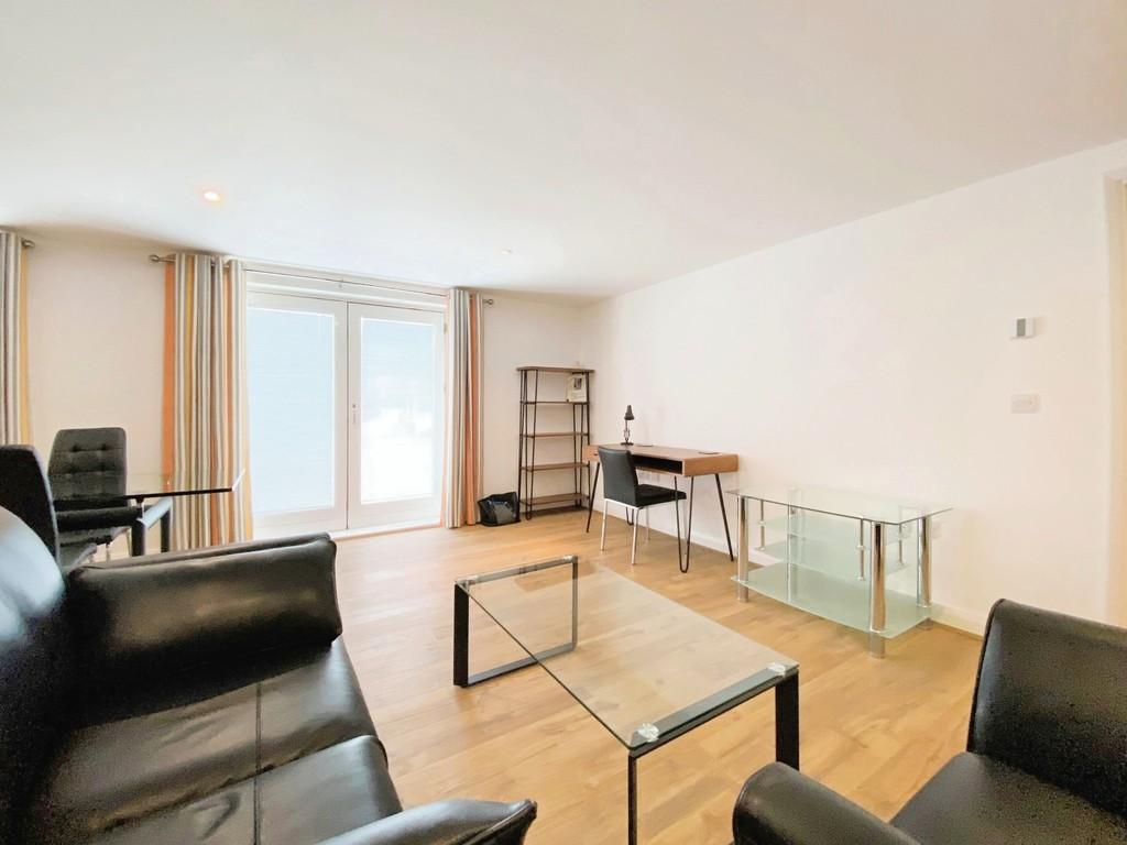 Living room - Angle 1