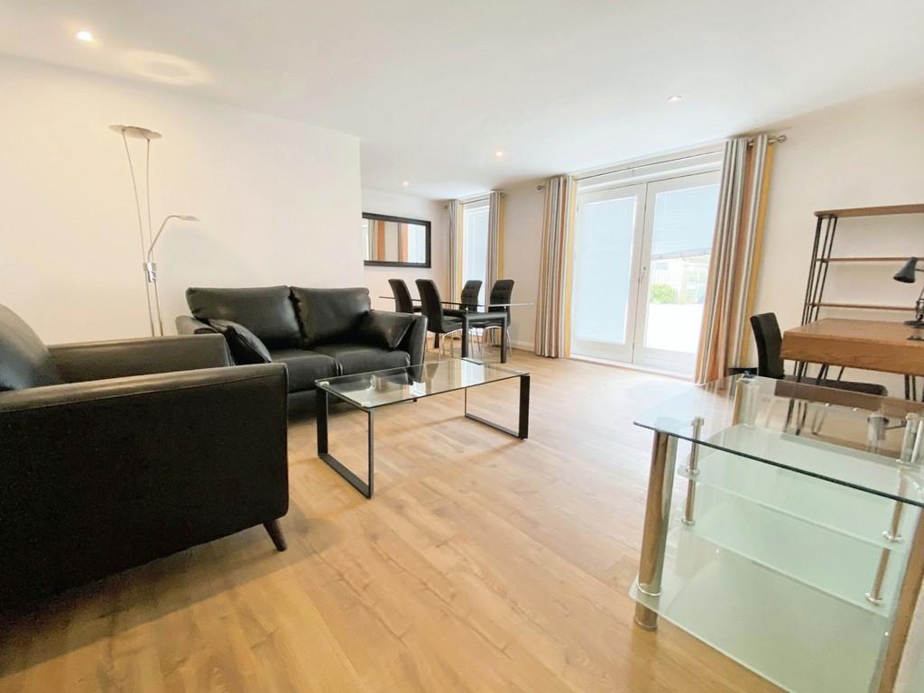 Living room - angle 2