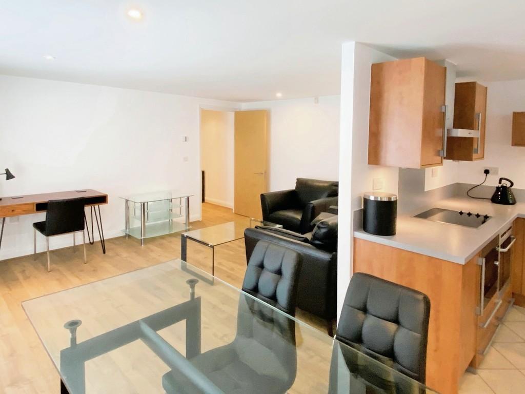 Living room - angle 3