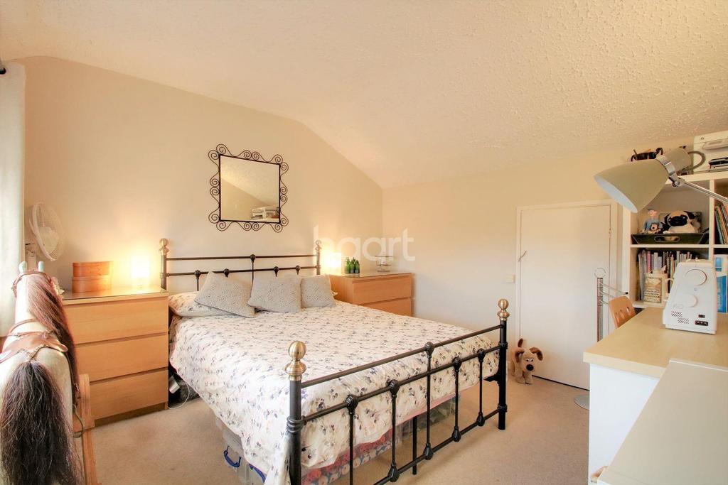 Gaynesford, Basildon 3 bed terraced house £335,000