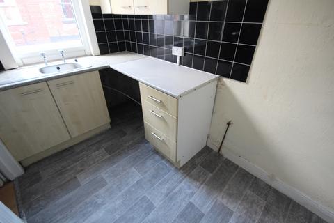 1 bedroom terraced house to rent, Cleveleys Terrace, Leeds, LS11