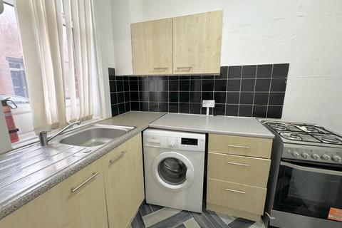 1 bedroom terraced house to rent, Cleveleys Terrace, Leeds, LS11