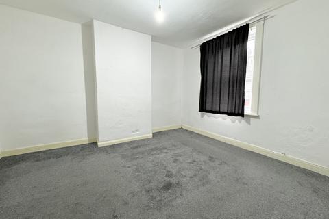 1 bedroom terraced house to rent, Cleveleys Terrace, Leeds, LS11