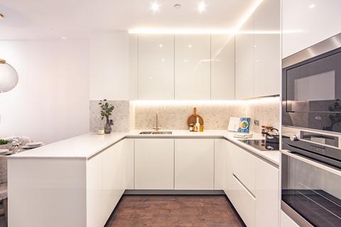 2 bedroom flat to rent, Thornes House SW11