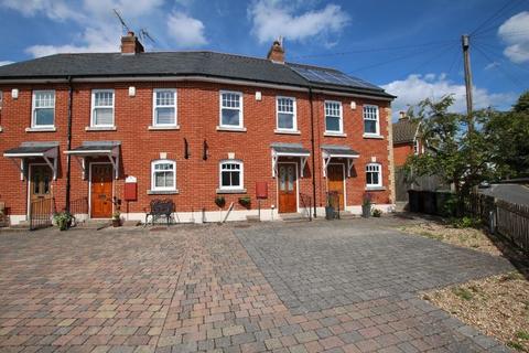 3 bedroom terraced house to rent, HIGHLANDS ROAD, LEATHERHEAD, KT22