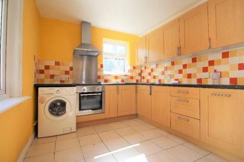 2 bedroom terraced house to rent, Halstead Road, London E11