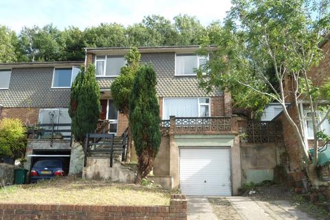 4 bedroom semi-detached house to rent, Eggington Road, Moulscombe