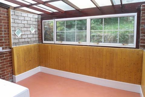 4 bedroom semi-detached house to rent, Eggington Road, Moulscombe