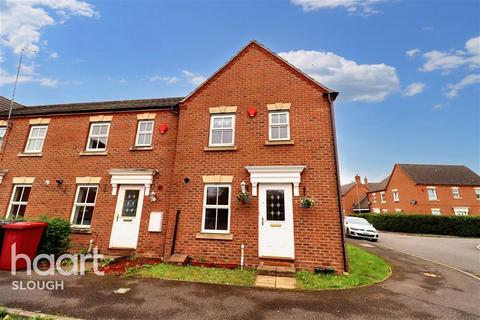 3 bedroom detached house to rent, Austen Way, Langley