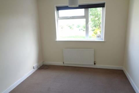3 bedroom bungalow to rent - Lyndale Avenue, Southend-On-Sea