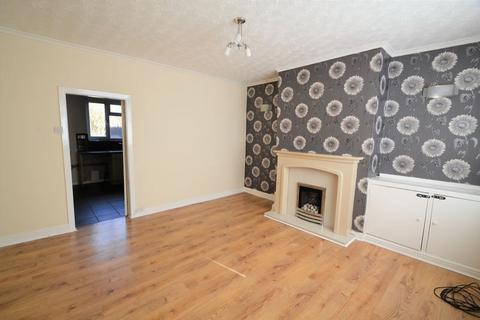 3 bedroom semi-detached house to rent, Cambrai Crescent, Manchester