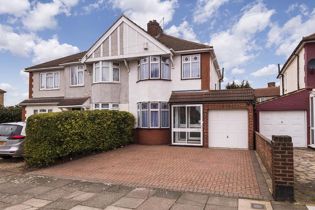Buckingham Avenue, Welling, Kent, DA16 3 bed semidetached house £
