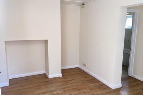 1 bedroom flat to rent, Brighton Road, Redhill