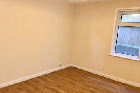 1 bedroom flat to rent, Brighton Road, Redhill