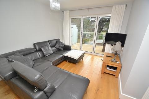 3 bedroom flat to rent, Poole
