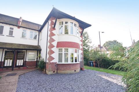 2 bedroom ground floor maisonette for sale, West End Avenue, Pinner, Middlesex HA5