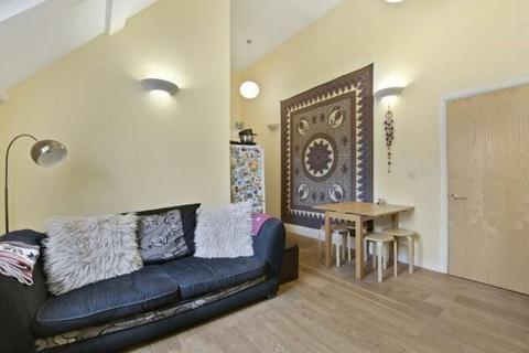 1 bedroom apartment to rent, High Street,  London,  N8