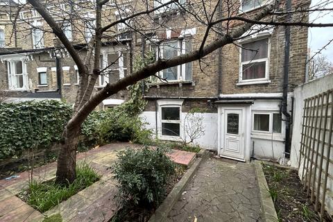 1 Bed Flat with Garden @ Stoke Newington N16