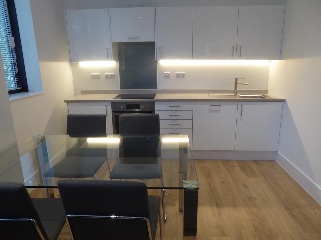 Kitchen/Dining area