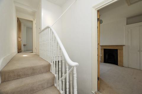 2 bedroom flat to rent, Dumont Road, Stoke Newington