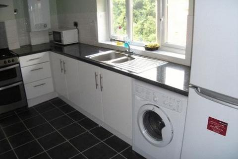 3 bedroom flat to rent, Raddlebarn Road, Selly Oak, Birmingham, B29 6HJ