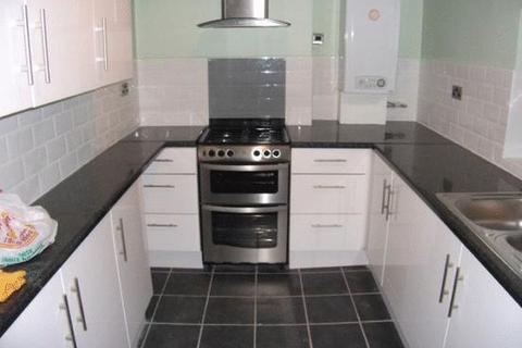 3 bedroom flat to rent, Raddlebarn Road, Selly Oak, Birmingham, B29 6HJ