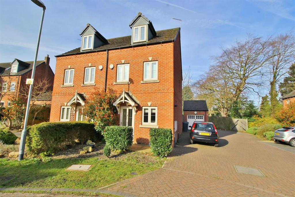 Belvoir Vale Grove, Bingham 3 bed semidetached house £245,000