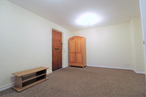Studio to rent, Napier Court, Flamstead End Road, Cheshunt, EN8