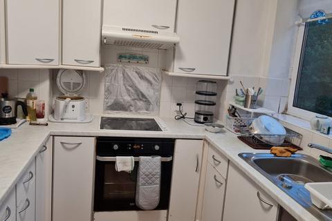 2 bedroom flat to rent, Moorfield Court, Birmingham