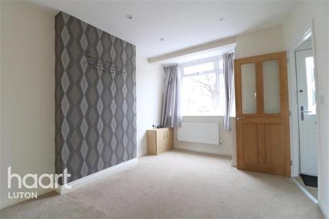 2 bedroom detached house to rent, Fourth Avenue, Luton