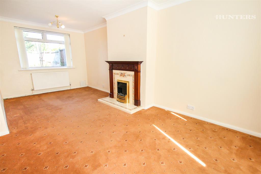 Sunridge Close, StokeonTrent, ST2 7AP 2 bed semidetached house £