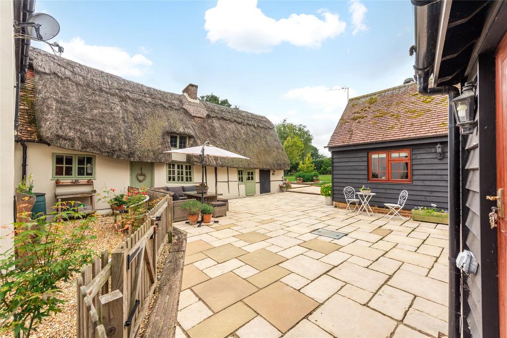 Annexe and Courtyard