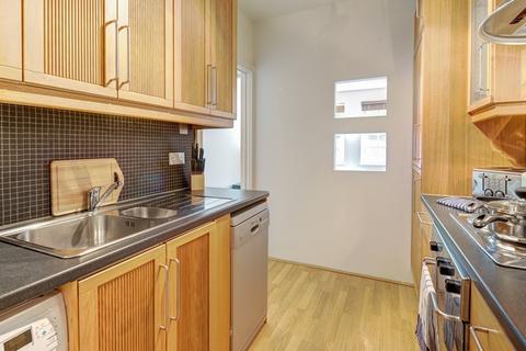 1 bedroom flat to rent, Pelham Court SW3