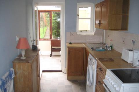 2 bedroom terraced house to rent, Percy Road, Yeovil BA21