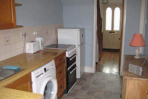 2 bedroom terraced house to rent, Percy Road, Yeovil BA21