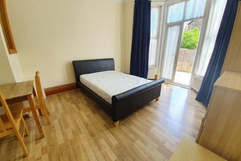 Studio to rent, Church lane, Haringey