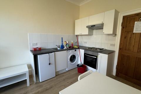 Studio to rent, Church lane, Haringey