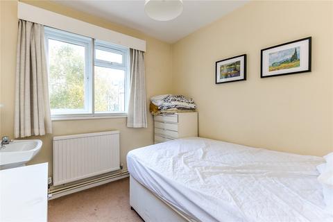 3 bedroom flat to rent, Belgrave Road, London, SW1V