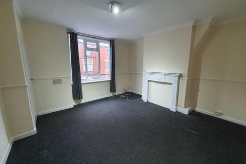 3 bedroom terraced house to rent, 12 Oliver Road, Balby, DN4