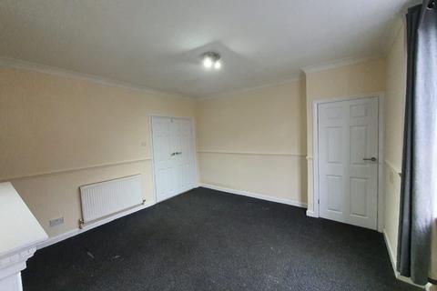 3 bedroom terraced house to rent, 12 Oliver Road, Balby, DN4