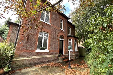 4 bedroom detached house to rent, Doveston Road, Sale